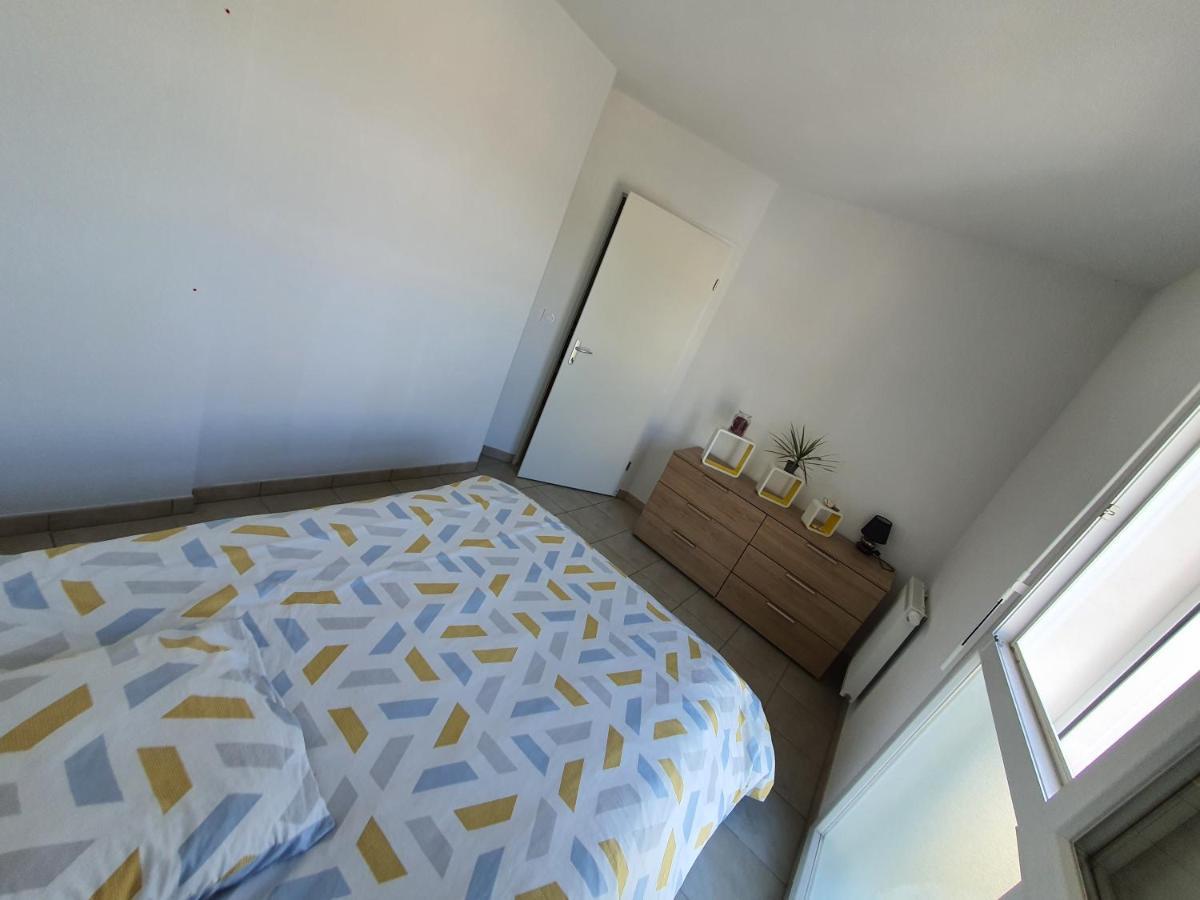 Chambre 11M2 Dans Maison Toute Equipee Tresses Exterior photo
